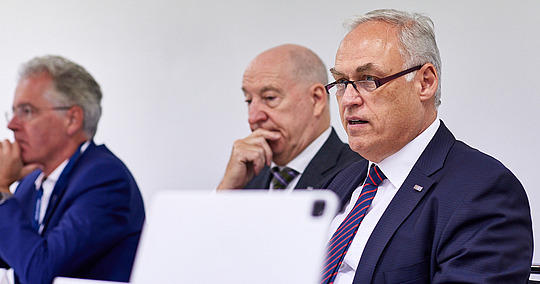 Pressekonferenz DKOU Prof. Dr. Kladny